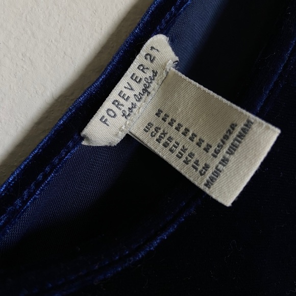 BLUE VELVET DRESS💙 - Picture 3 of 3